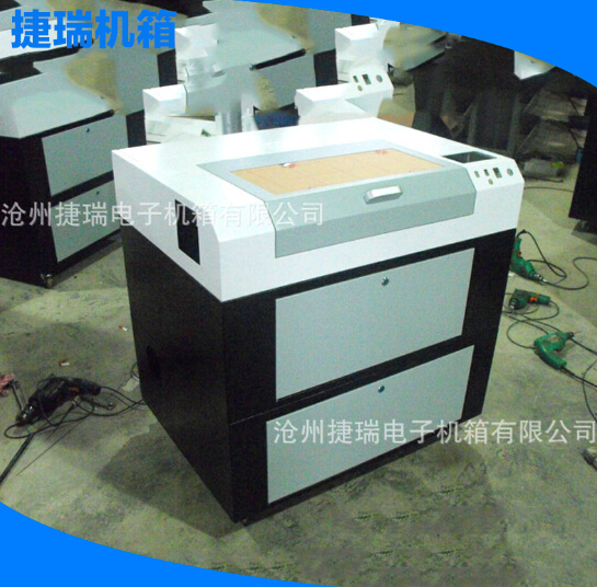 鈑金設(shè)備機柜